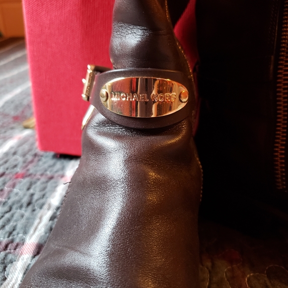 Boots - Picture 7 of 7